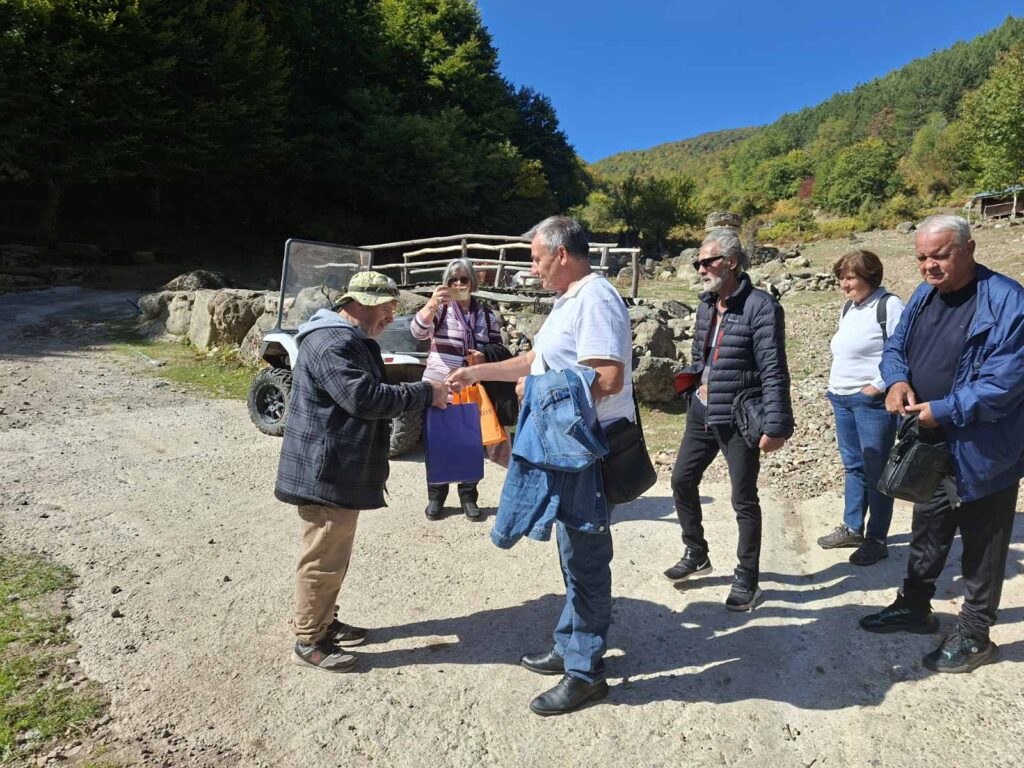 Песна, поезија и дружење во природа - еднодневен излет на хорот „Елегија“ 3 Песна поезија и дружење во природа еднодневен излет на хорот „Елегија 2